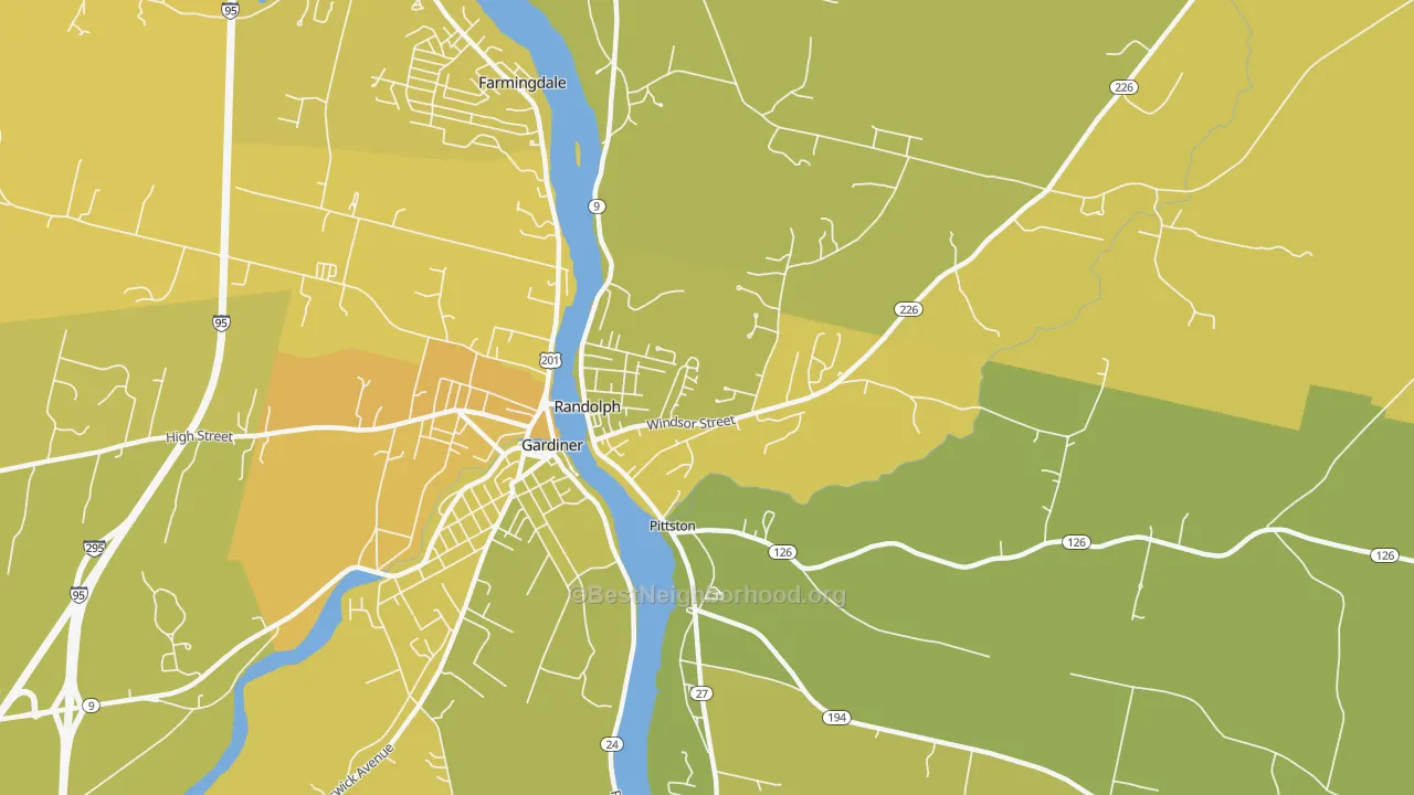 Map of the best neighborhoods in the 04346 area, with better matches in green and worse matches in red