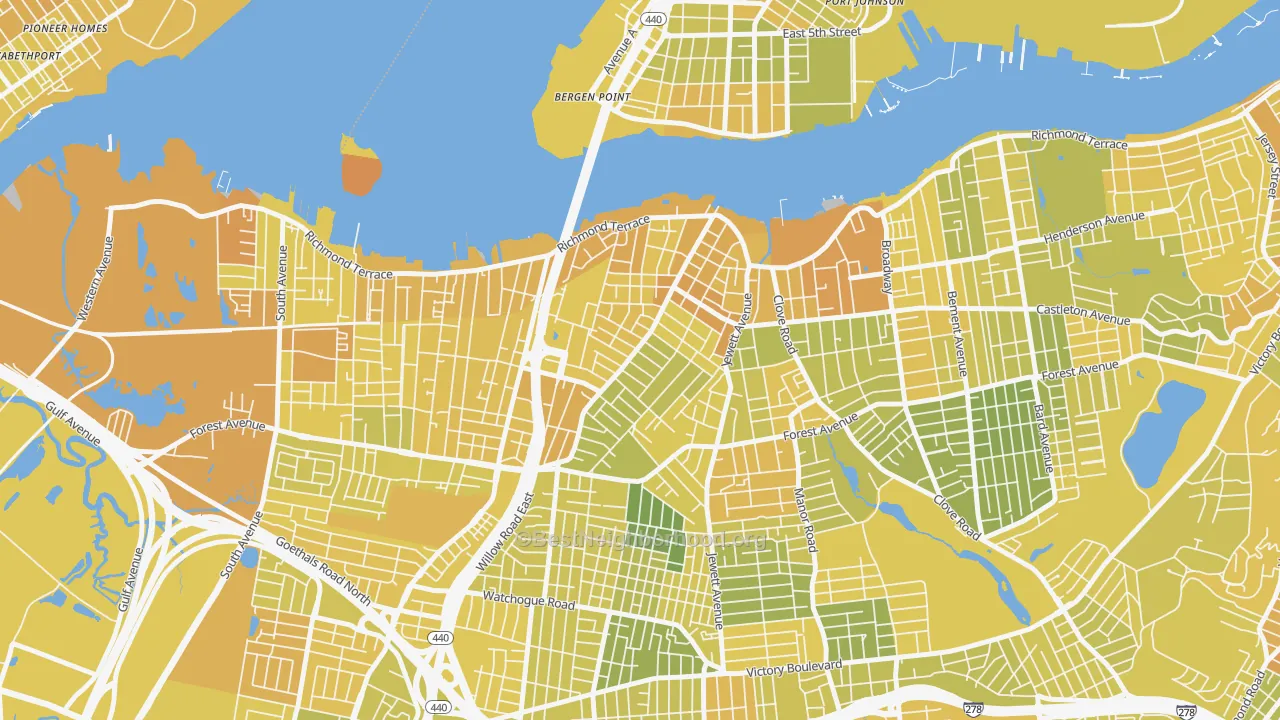 Map of the best neighborhoods in the 10302 area, with better matches in green and worse matches in red