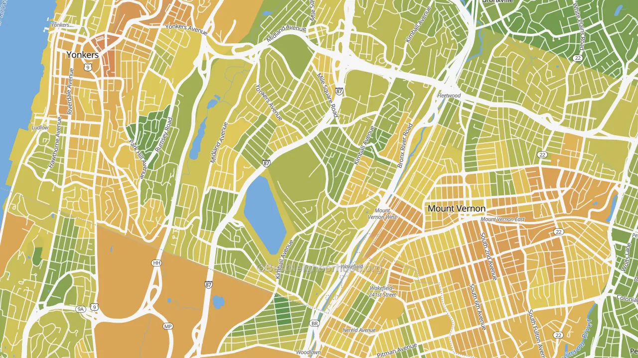 Map of the best neighborhoods in the 10704 area, with better matches in green and worse matches in red