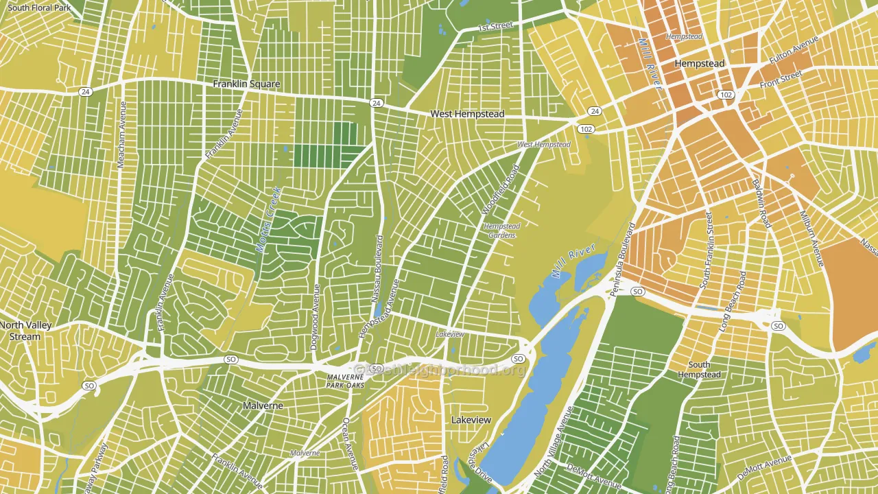 Map of the best neighborhoods in the 11552 area, with better matches in green and worse matches in red