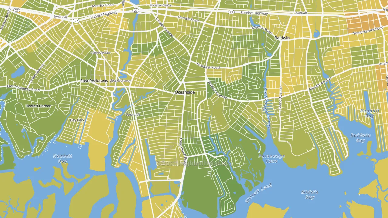 Map of the best neighborhoods in the 11572 area, with better matches in green and worse matches in red