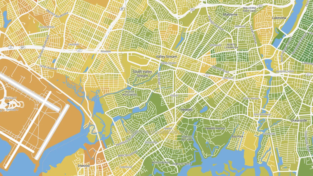Map of the best neighborhoods in the 11581 area, with better matches in green and worse matches in red