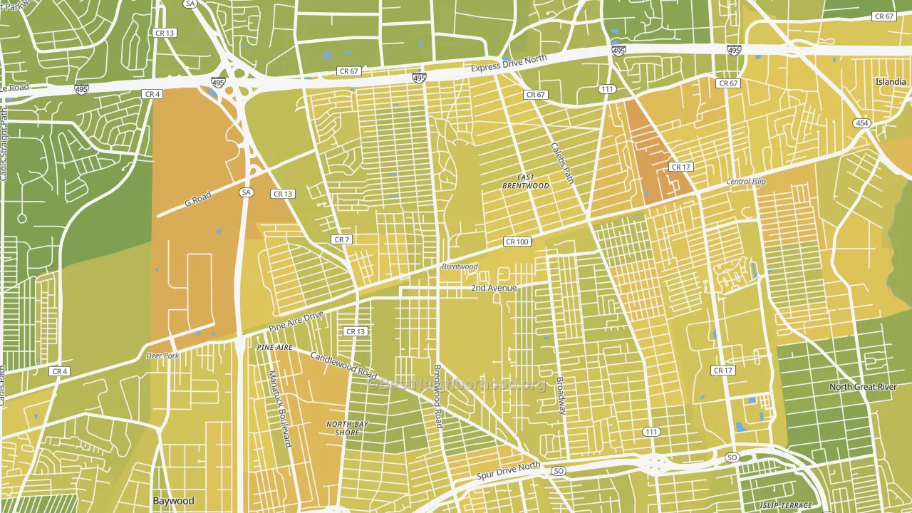 Map of the best neighborhoods in the 11717 area, with better matches in green and worse matches in red