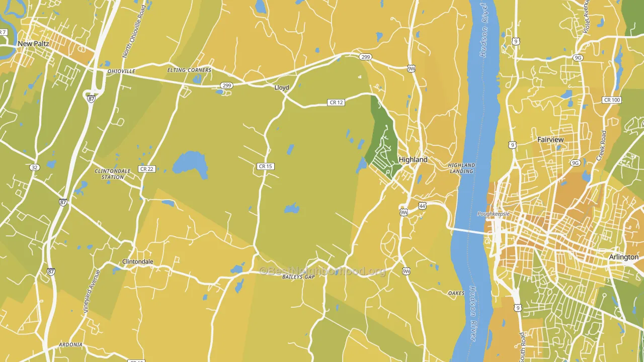 Map of the best neighborhoods in the 12528 area, with better matches in green and worse matches in red