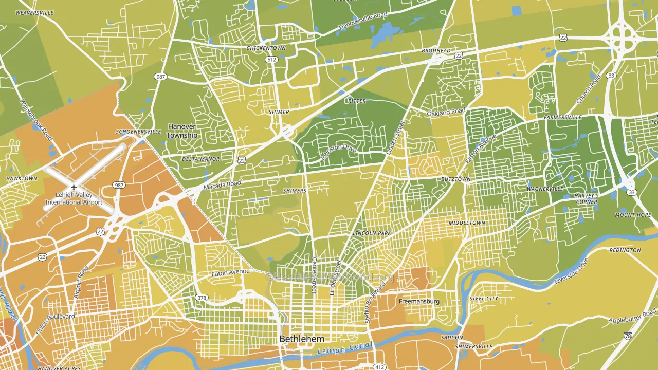 Map of the best neighborhoods in the 18017 area, with better matches in green and worse matches in red