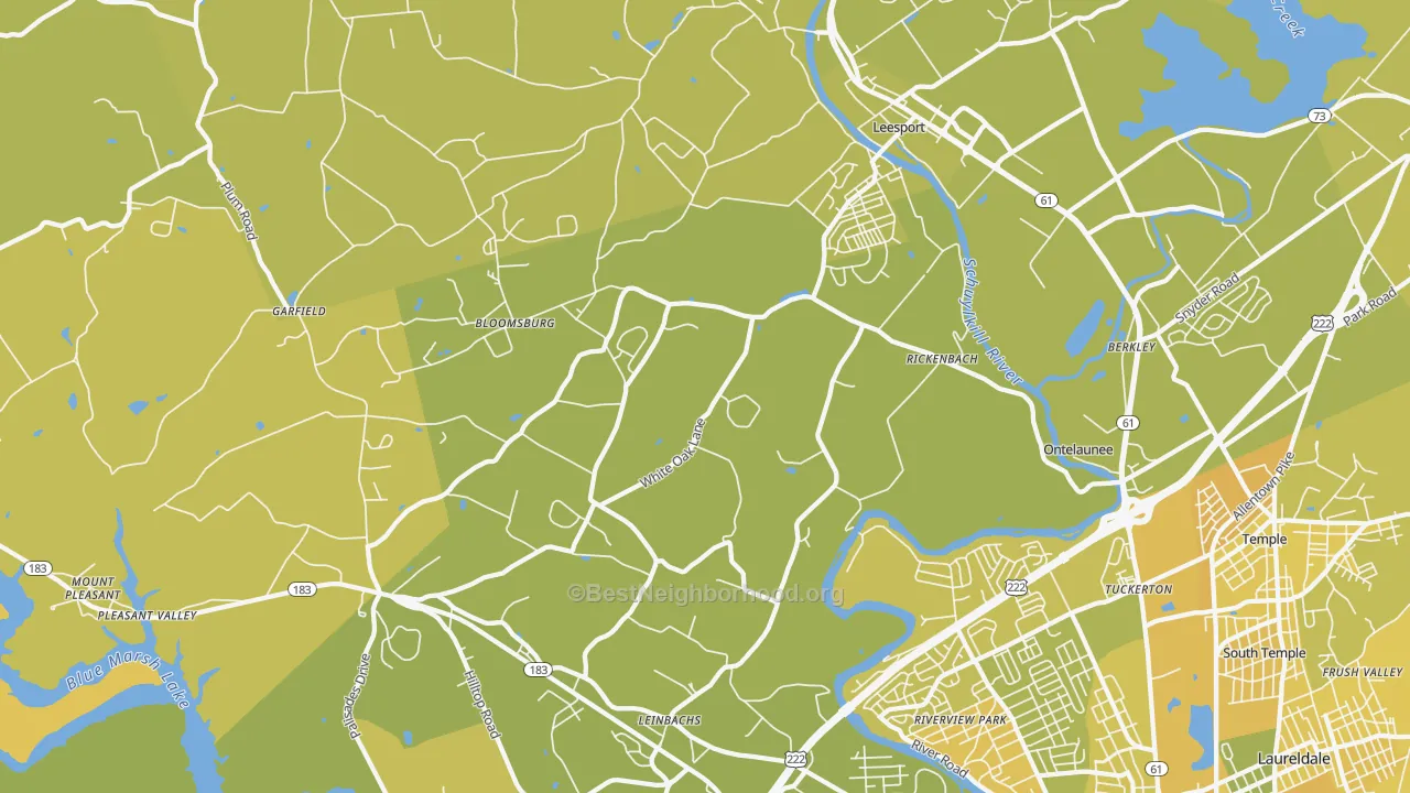 Map of the best neighborhoods in the 19533 area, with better matches in green and worse matches in red