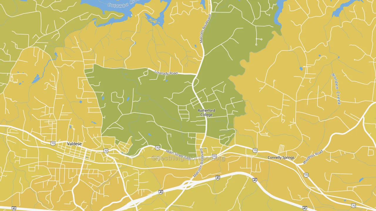 Map of the best neighborhoods in the 28671 area, with better matches in green and worse matches in red