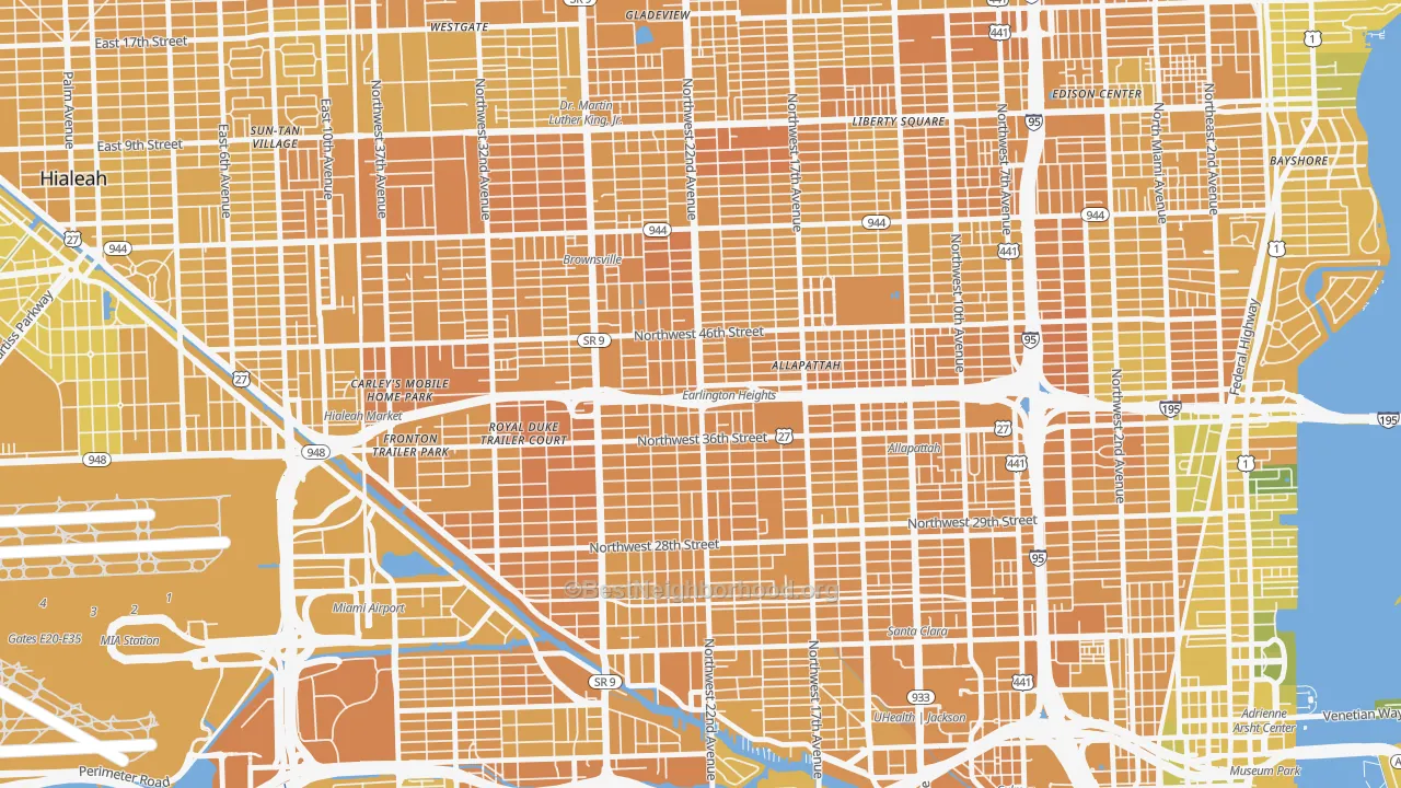 Map of the best neighborhoods in the 33142 area, with better matches in green and worse matches in red