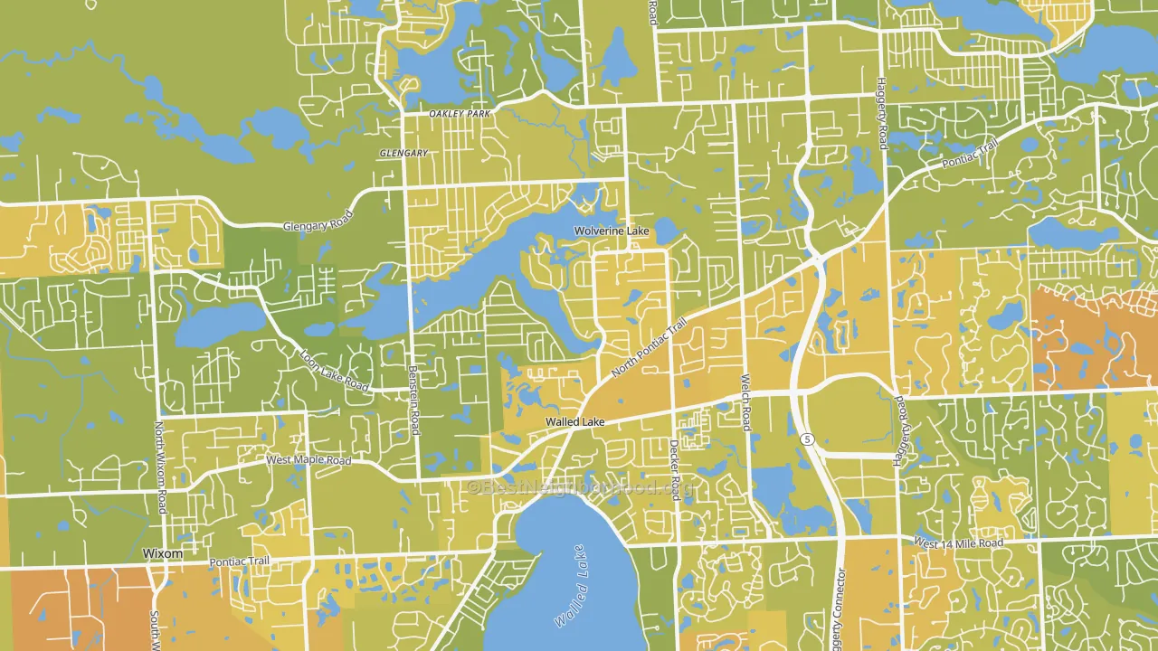 Map of the best neighborhoods in the 48390 area, with better matches in green and worse matches in red