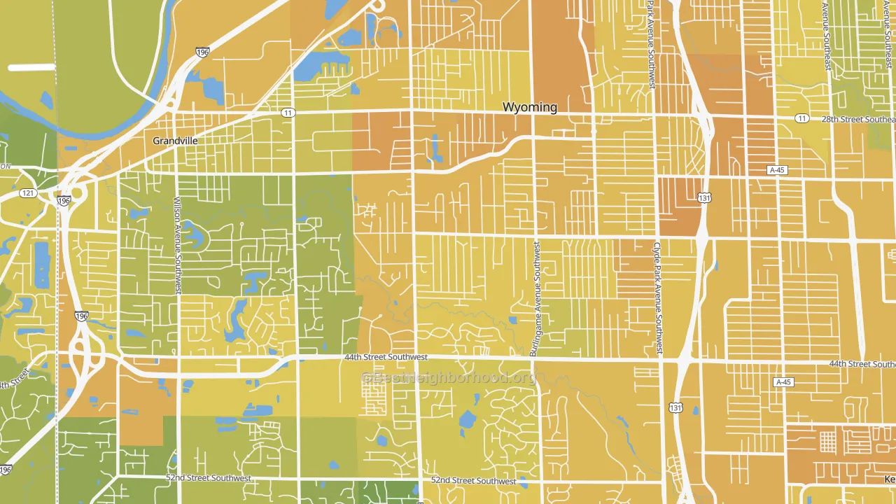 Map of the best neighborhoods in the 49519 area, with better matches in green and worse matches in red