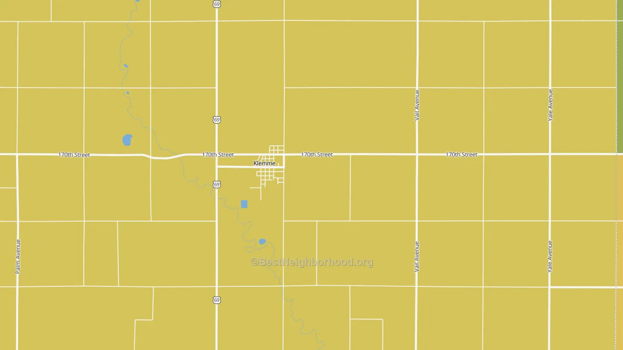 Map of the best neighborhoods in the 50449 area, with better matches in green and worse matches in red
