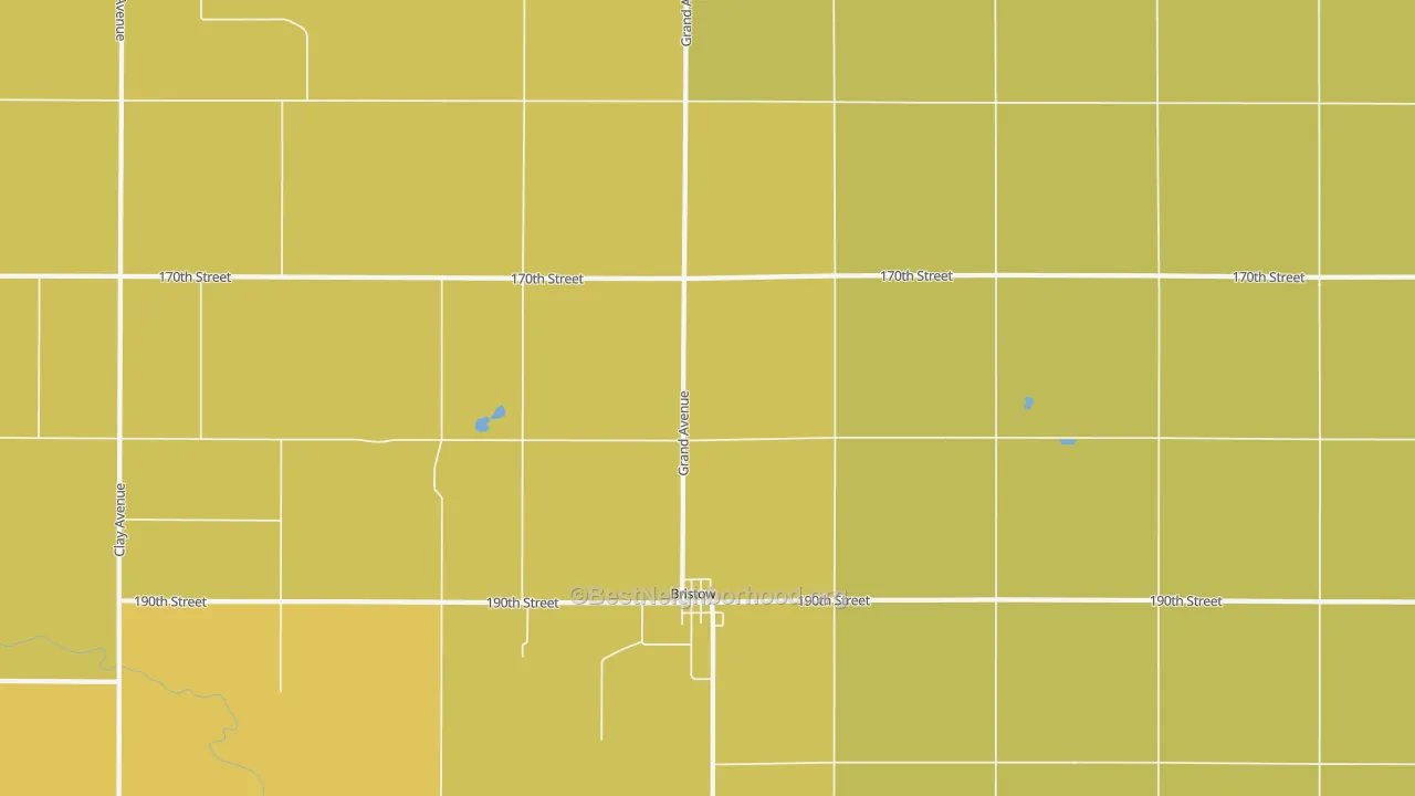 Map of the best neighborhoods in the 50611 area, with better matches in green and worse matches in red