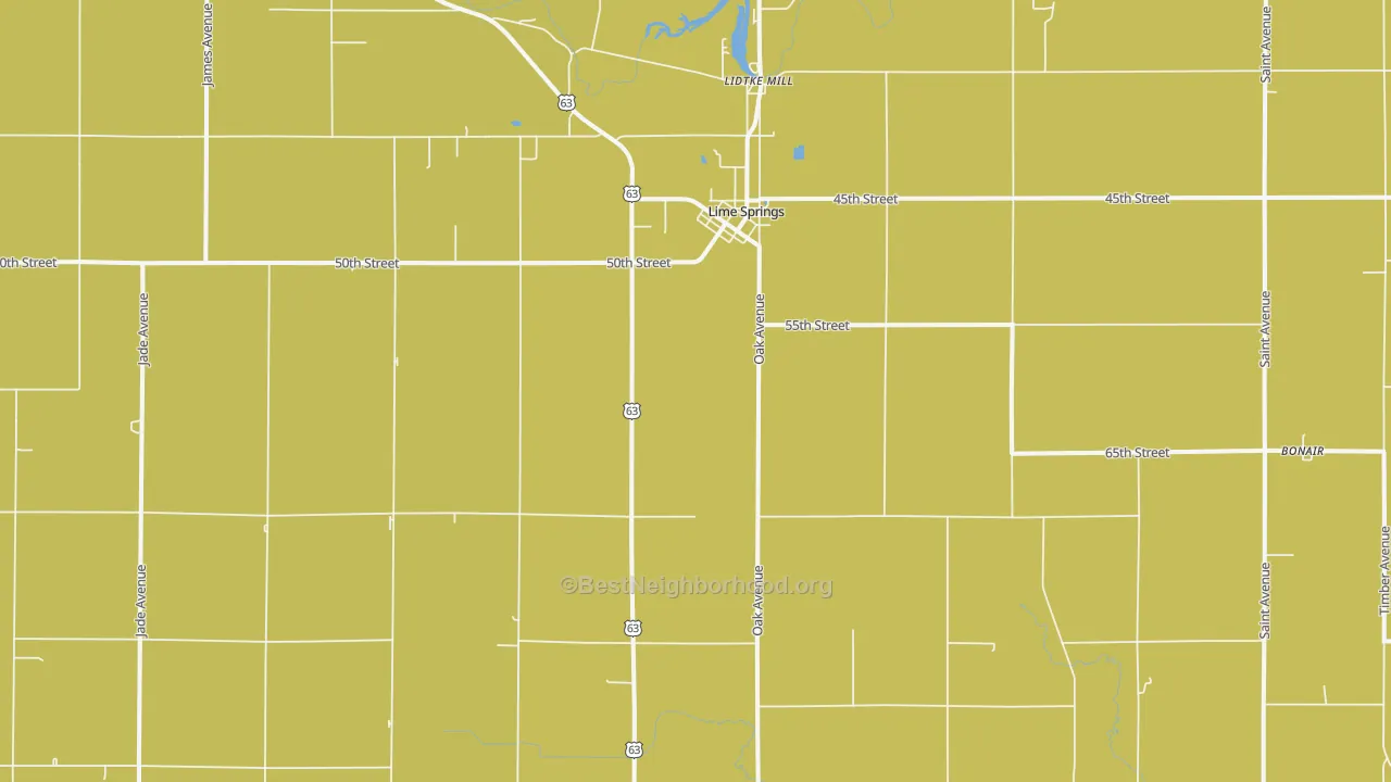 Map of the best neighborhoods in the 52155 area, with better matches in green and worse matches in red