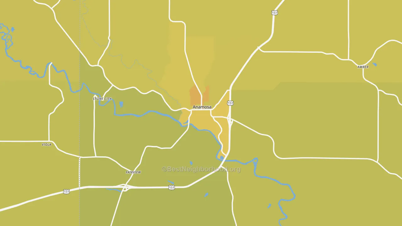 Map of the best neighborhoods in the 52205 area, with better matches in green and worse matches in red