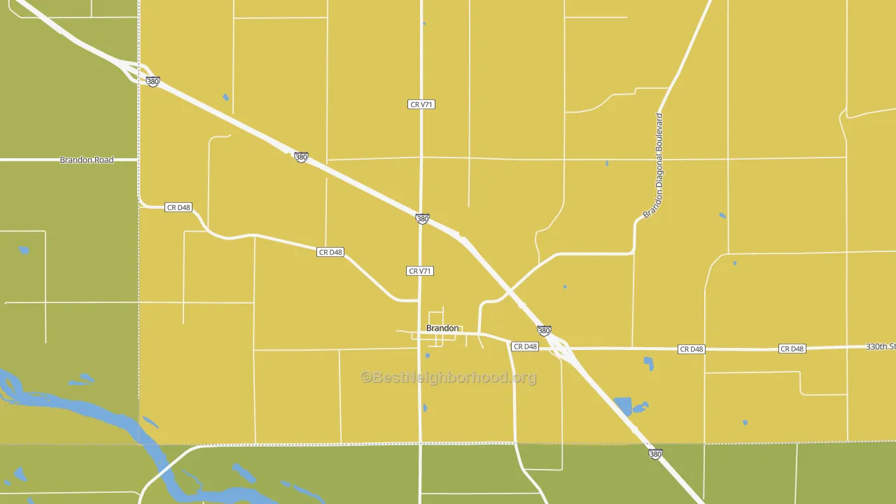Map of the best neighborhoods in the 52210 area, with better matches in green and worse matches in red