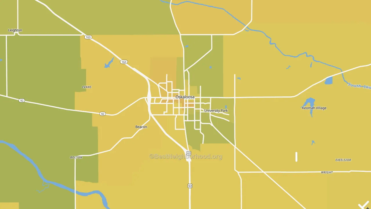Map of the best neighborhoods in the 52577 area, with better matches in green and worse matches in red