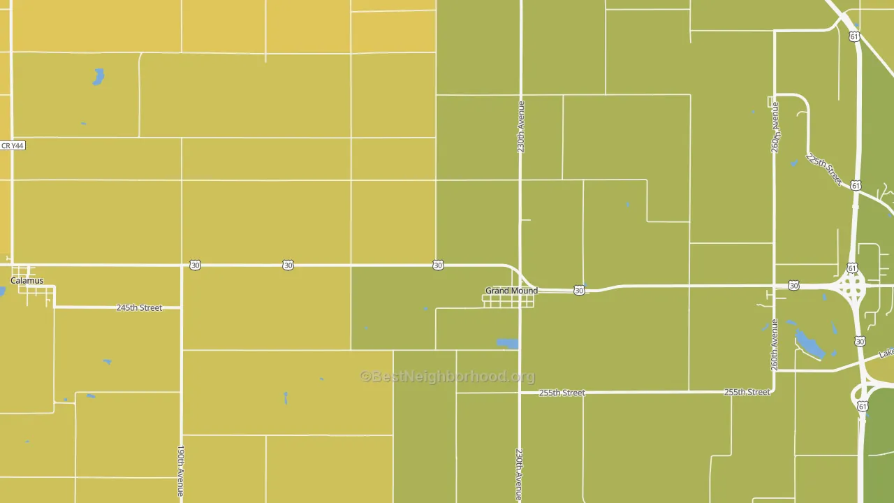 Map of the best neighborhoods in the 52751 area, with better matches in green and worse matches in red