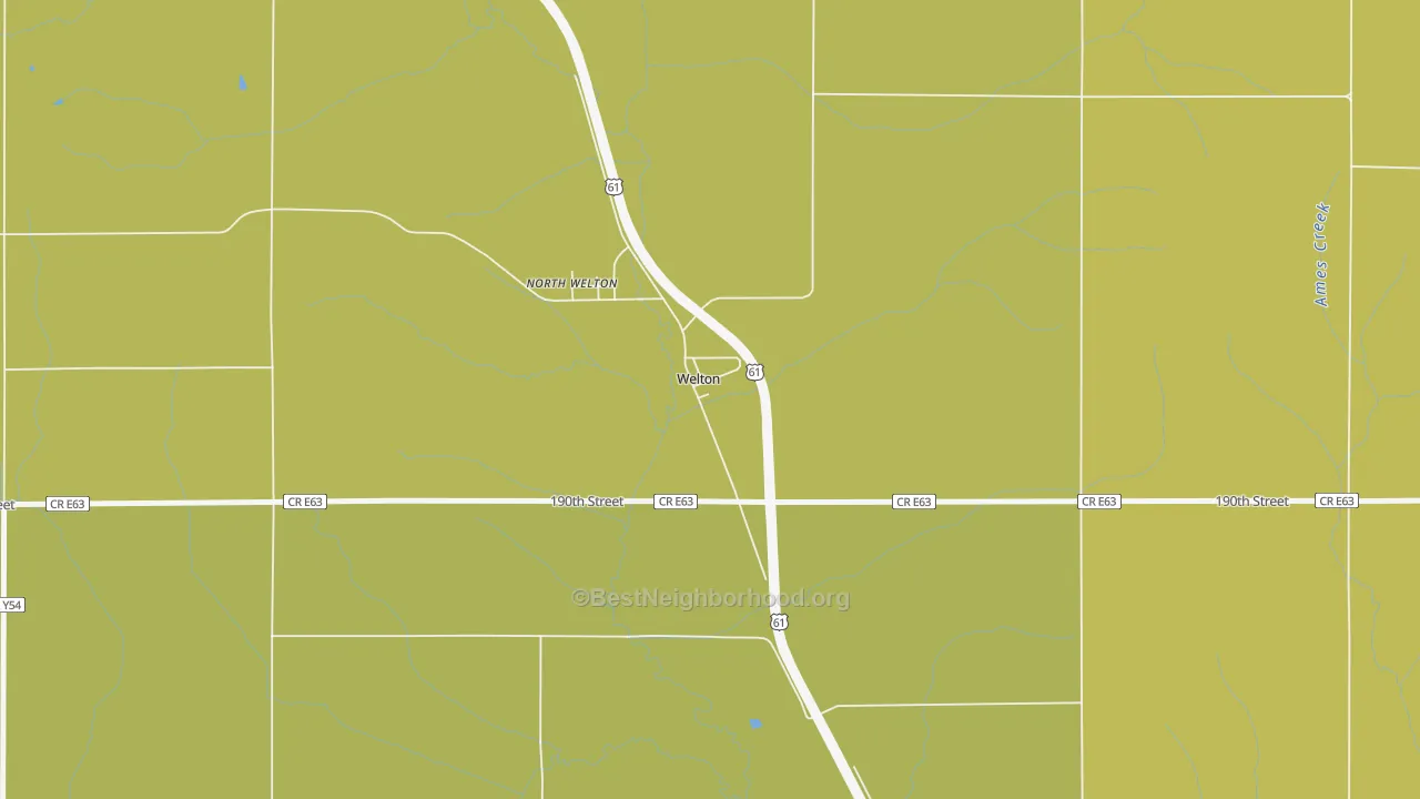 Map of the best neighborhoods in the 52774 area, with better matches in green and worse matches in red