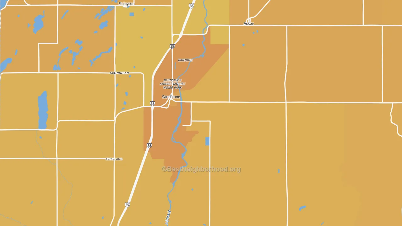 Map of the best neighborhoods in the 55072 area, with better matches in green and worse matches in red
