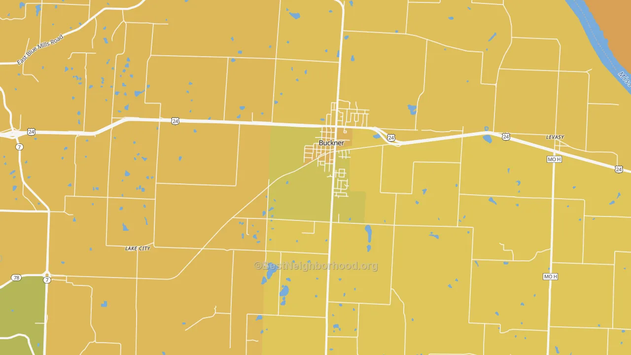 Map of the best neighborhoods in the 64016 area, with better matches in green and worse matches in red