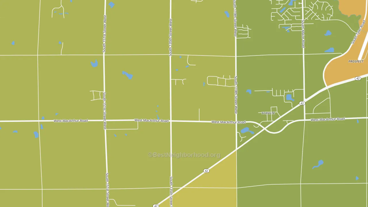 Map of the best neighborhoods in the 67227 area, with better matches in green and worse matches in red