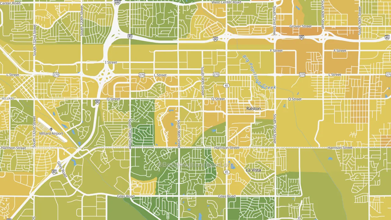 Map of the best neighborhoods in the 68127 area, with better matches in green and worse matches in red