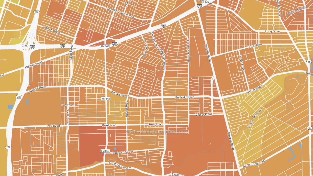 Map of the best neighborhoods in the 77033 area, with better matches in green and worse matches in red