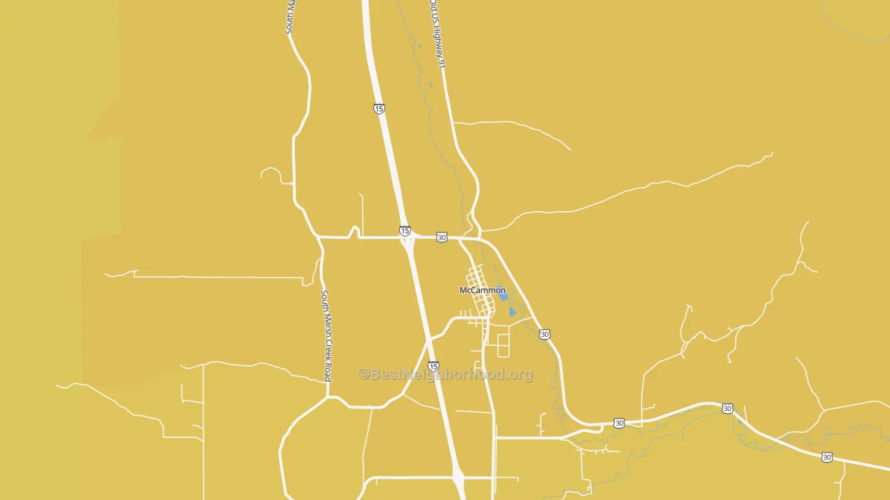 Map of the best neighborhoods in the 83250 area, with better matches in green and worse matches in red