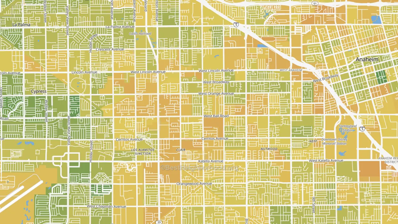 Map of the best neighborhoods in the 92804 area, with better matches in green and worse matches in red