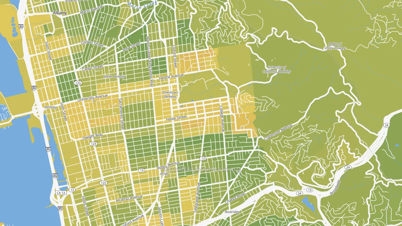 Map of the best neighborhoods in the 94704 area, with better matches in green and worse matches in red