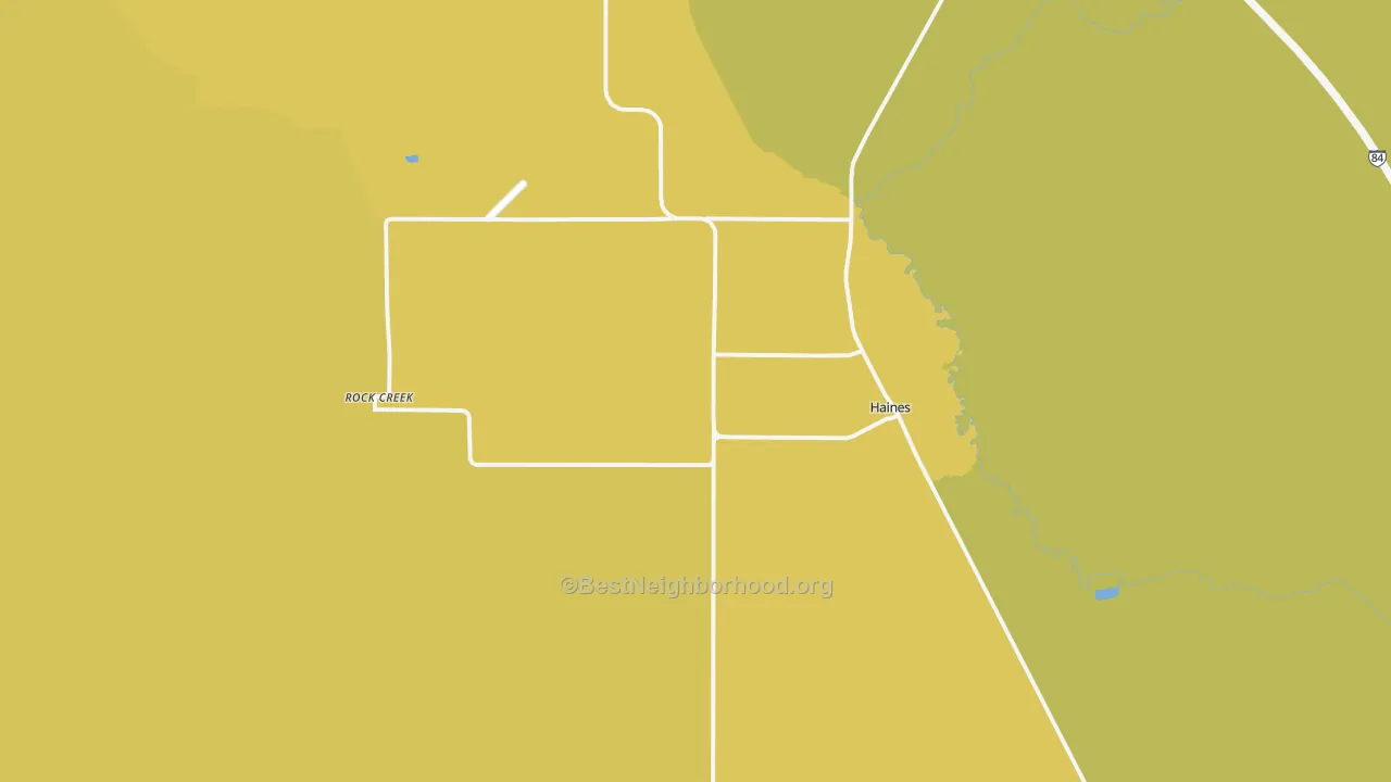 Map of the best neighborhoods in the 97833 area, with better matches in green and worse matches in red