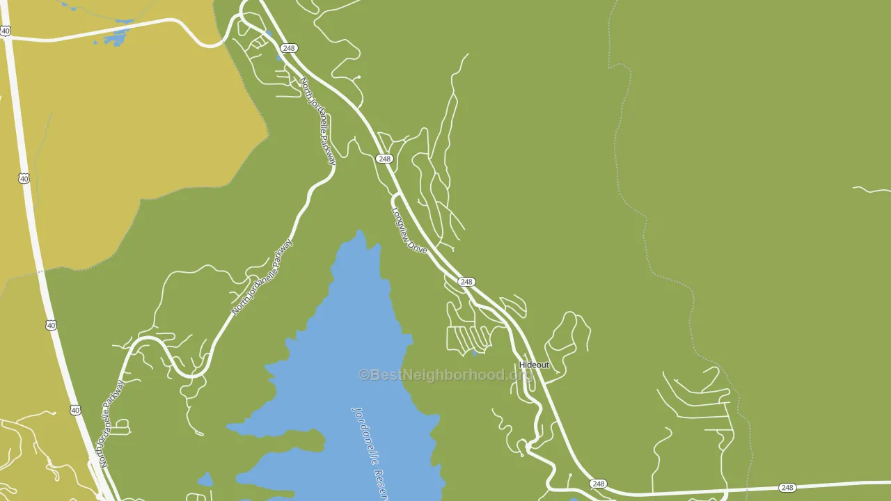 Map of the best neighborhoods in the Hideout area, with better matches in green and worse matches in red