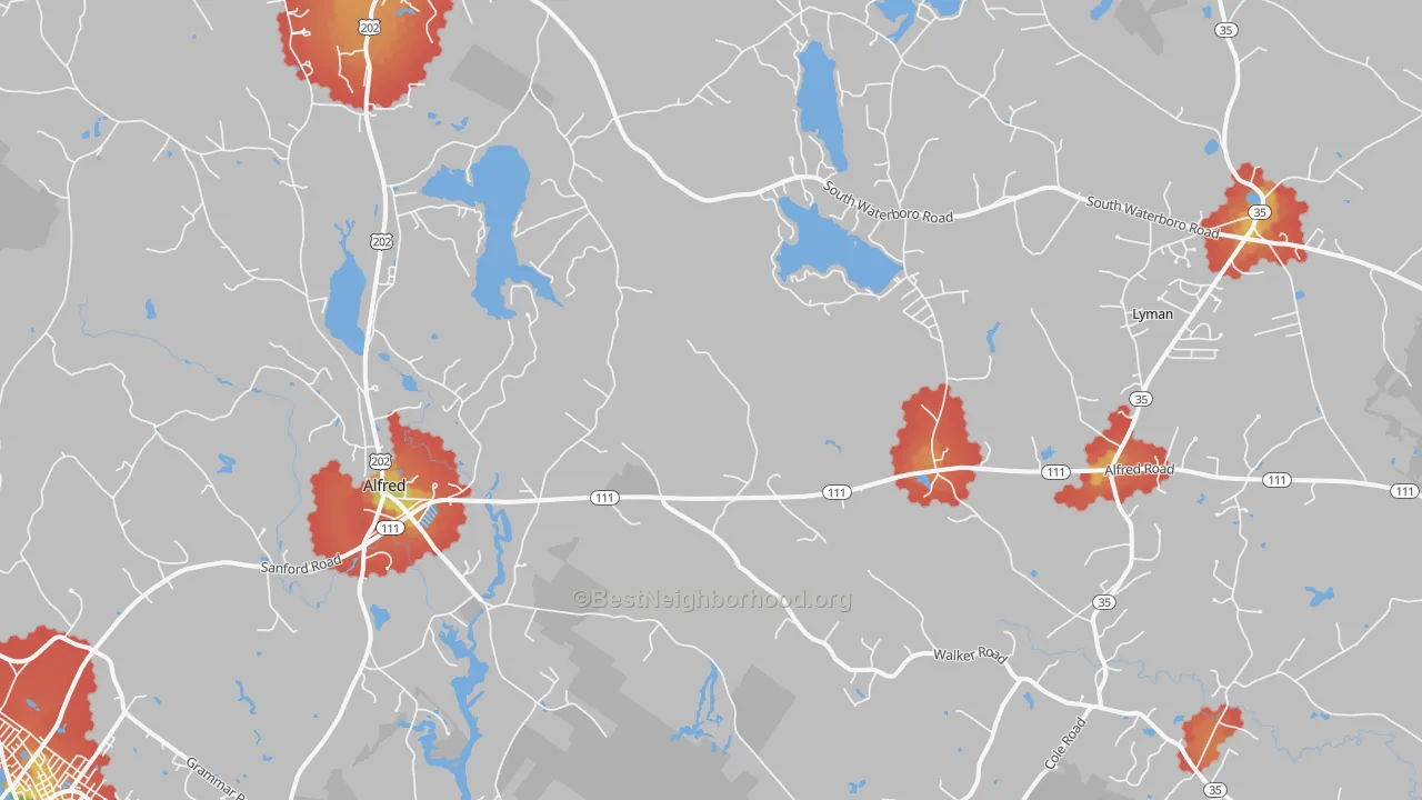 Walk Grade map of 04002, ME, walkable areas in green and car-dependent areas in red