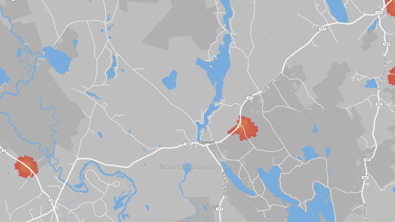 Walk Grade map of 04022, ME, walkable areas in green and car-dependent areas in red