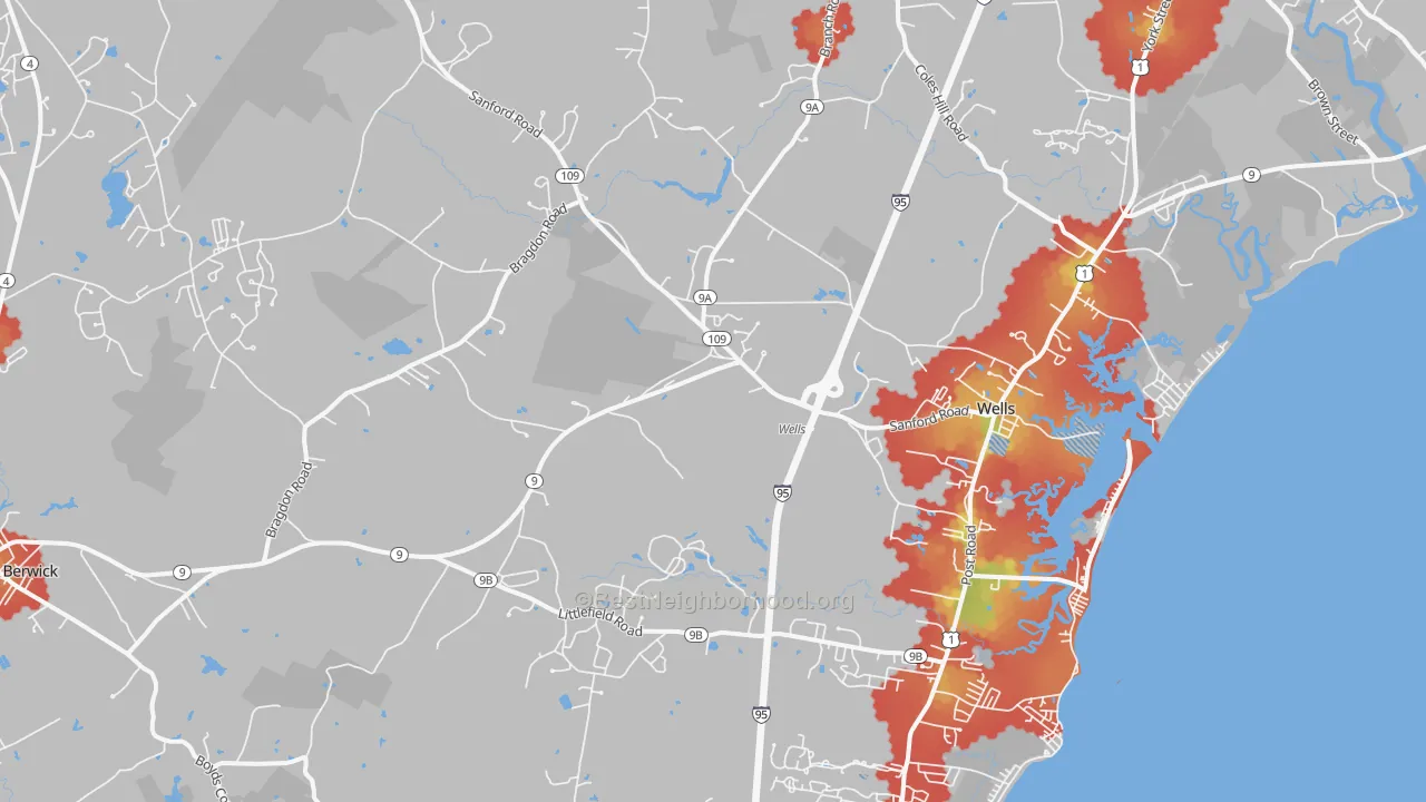 Walk Grade map of 04090, ME, walkable areas in green and car-dependent areas in red