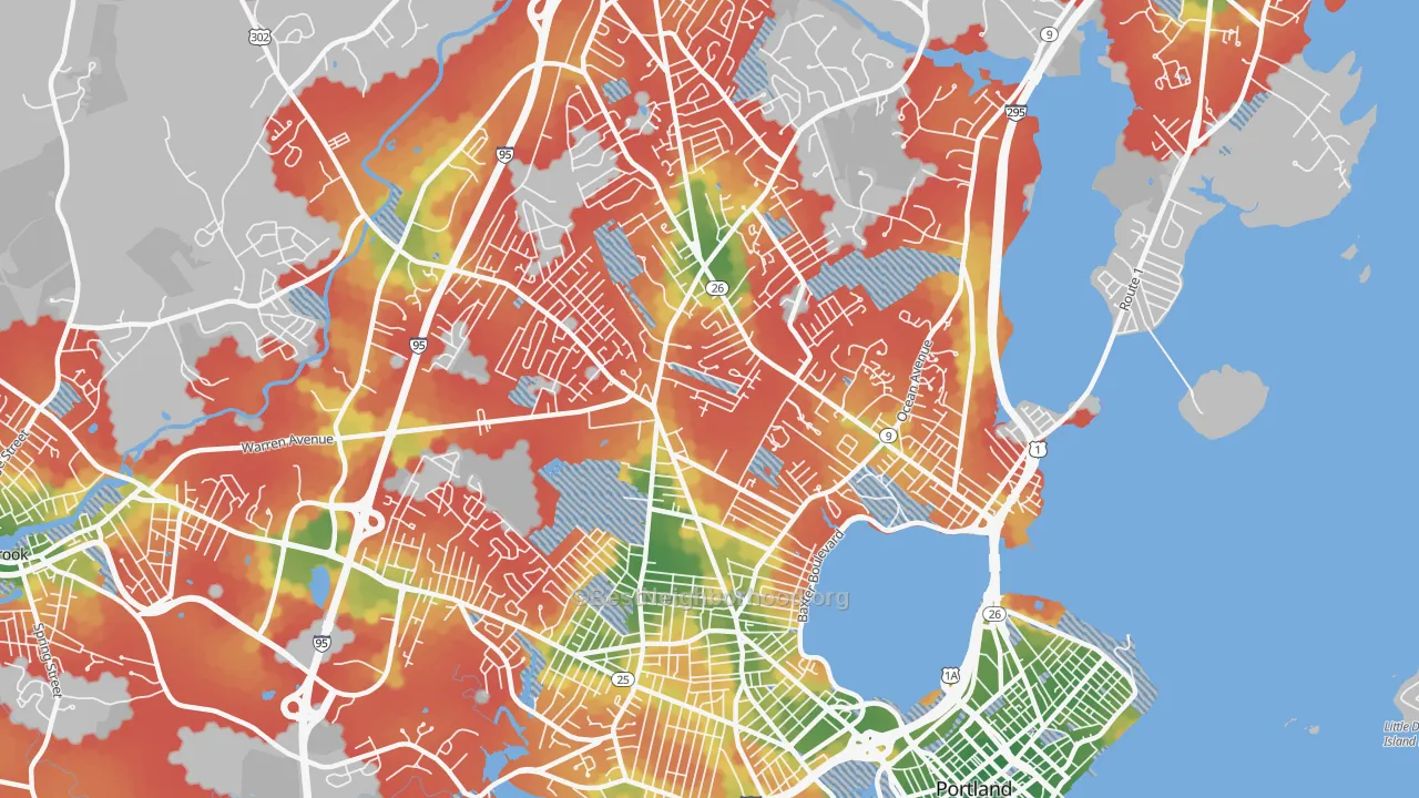 Walk Grade map of 04103, ME, walkable areas in green and car-dependent areas in red