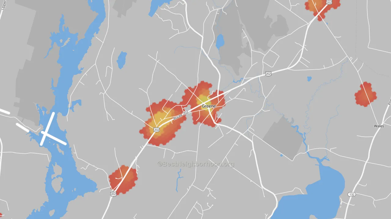 Walk Grade map of 04236, ME, walkable areas in green and car-dependent areas in red