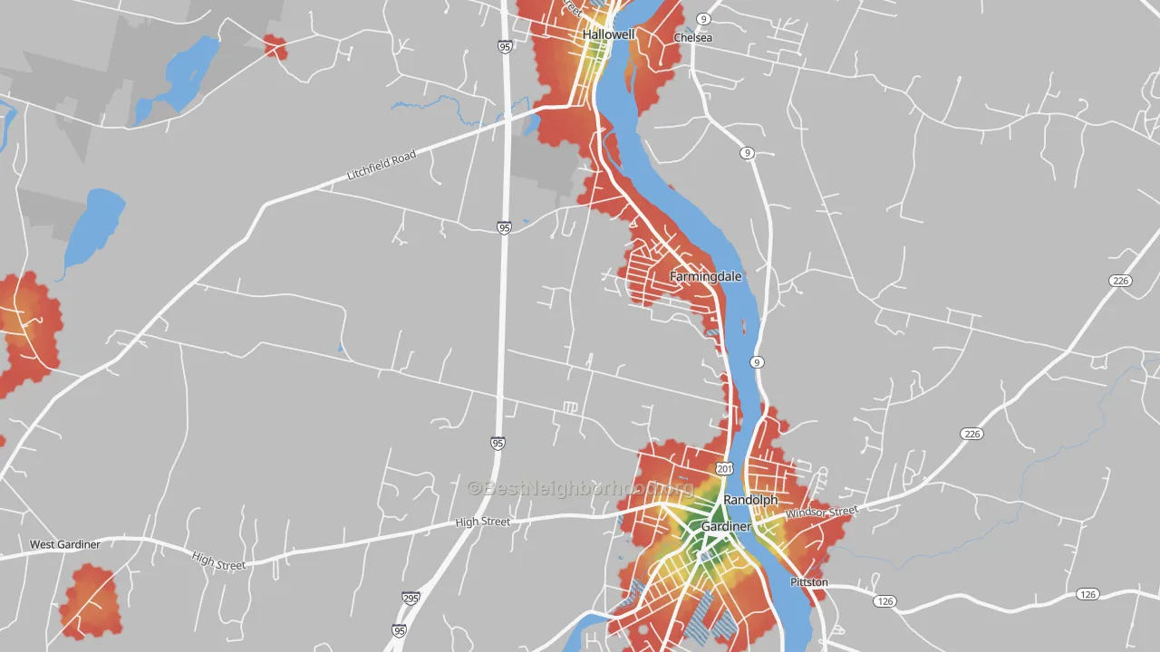 Walk Grade map of 04344, ME, walkable areas in green and car-dependent areas in red
