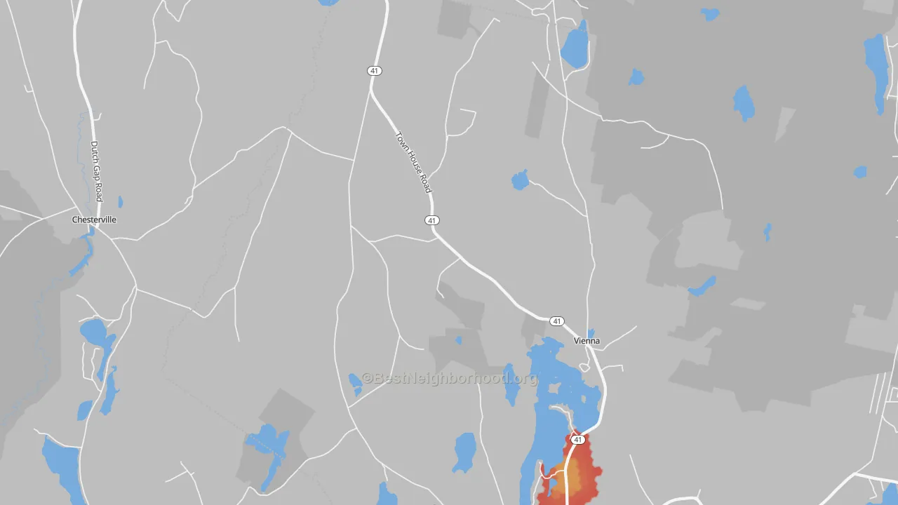 Walk Grade map of 04360, ME, walkable areas in green and car-dependent areas in red