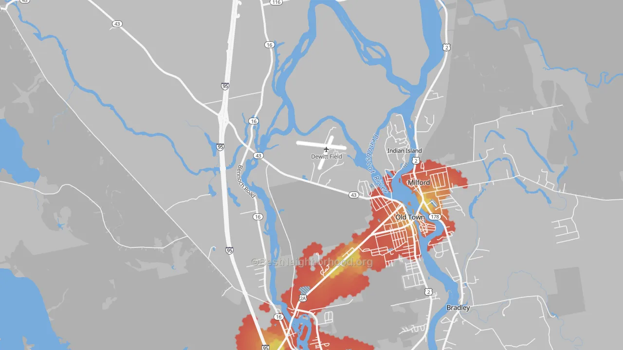 Walk Grade map of 04468, ME, walkable areas in green and car-dependent areas in red