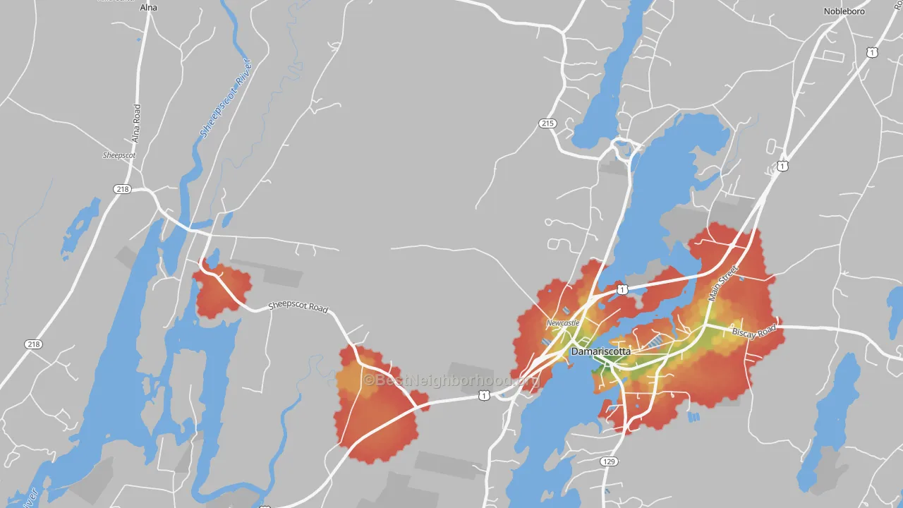 Walk Grade map of 04553, ME, walkable areas in green and car-dependent areas in red