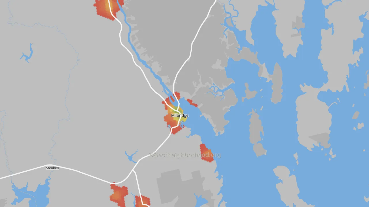 Walk Grade map of 04658, ME, walkable areas in green and car-dependent areas in red
