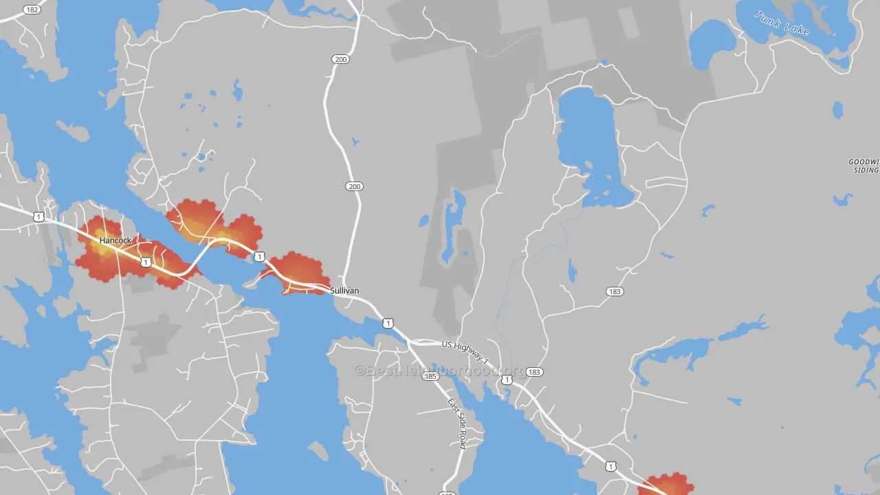Walk Grade map of 04664, ME, walkable areas in green and car-dependent areas in red