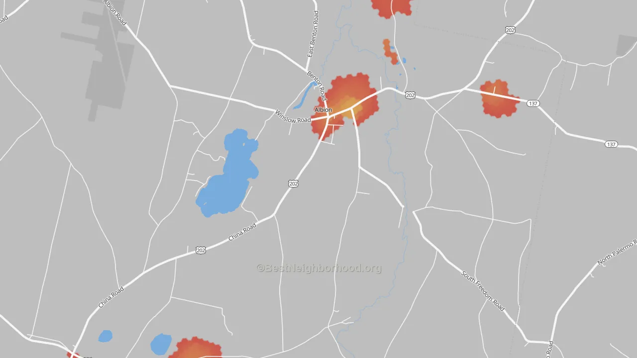 Walk Grade map of 04910, ME, walkable areas in green and car-dependent areas in red