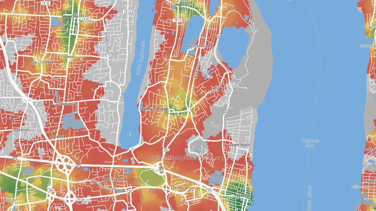 Walk Grade map of 10989, NY, walkable areas in green and car-dependent areas in red