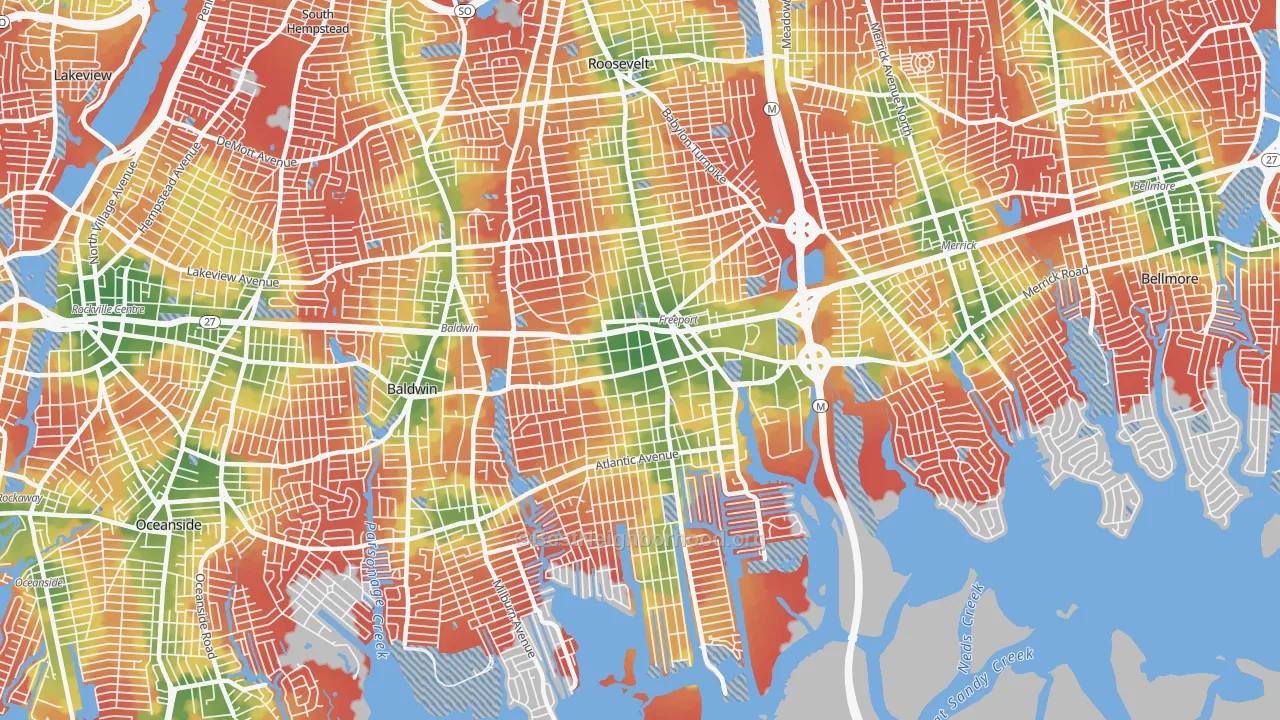 Walk Grade map of 11520, NY, walkable areas in green and car-dependent areas in red