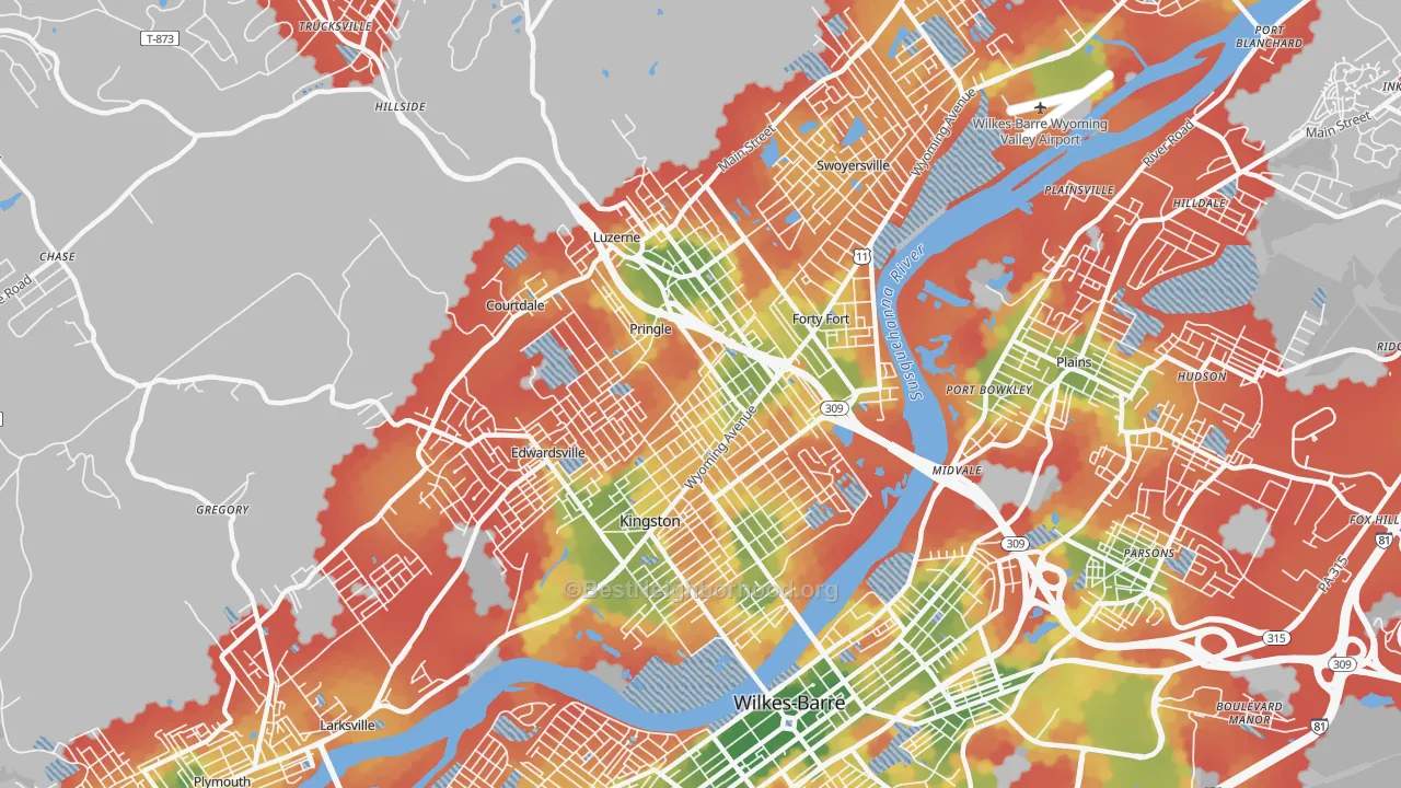 Walk Grade map of 18704, PA, walkable areas in green and car-dependent areas in red