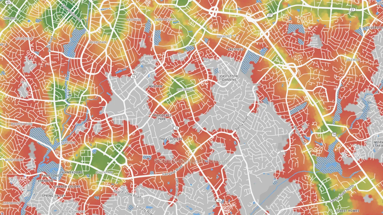 Walk Grade map of 28211, NC, walkable areas in green and car-dependent areas in red