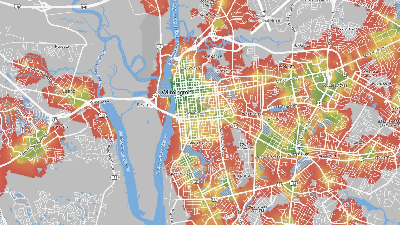 Walk Grade map of 28401, NC, walkable areas in green and car-dependent areas in red