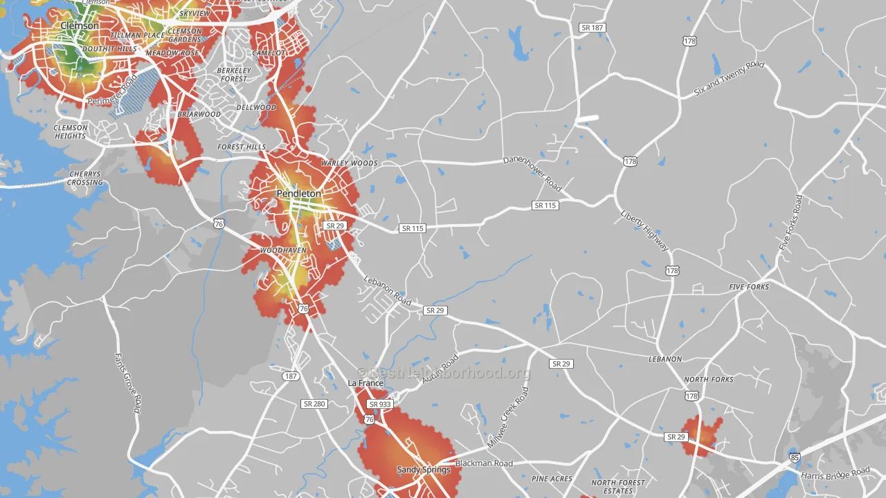Walk Grade map of 29670, SC, walkable areas in green and car-dependent areas in red